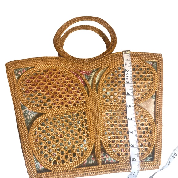 Handmade Bali Butterfly Rattan Tote Bag | Large Woven Wicker & Batik Lining - Picture 6 of 11